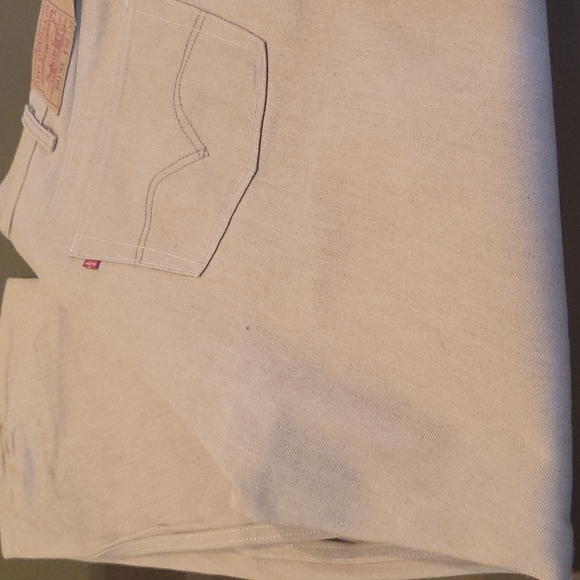 Levi's - Picture 3 of 16